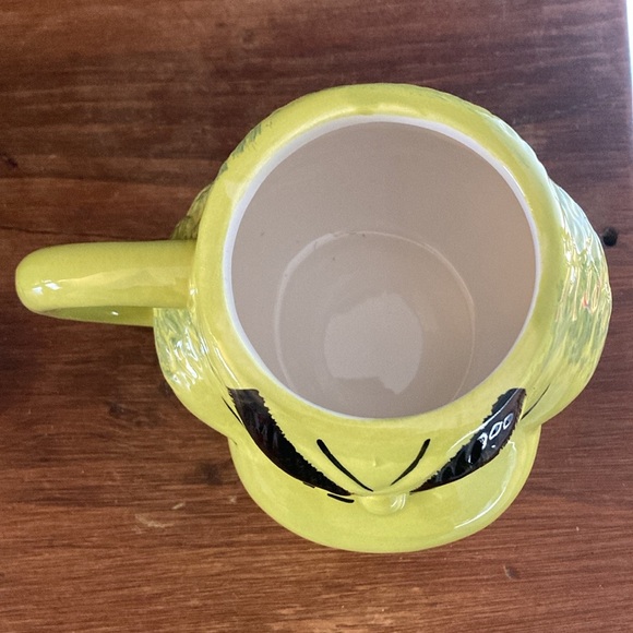 Brand NWT- 18floz- Dr Seuss Ent. The Grinch Hand Painted Ceramic Mug - Picture 5 of 15